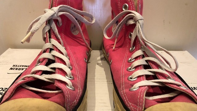 裁ほう上手スティックでオールスターの内側破れを補修