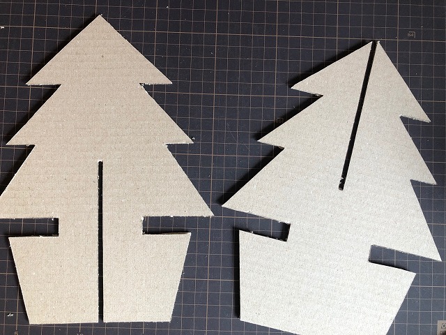 超簡単 手作り段ボールクリスマスツリーの作り方 型紙つきで解説 ベニテングダケ Com
